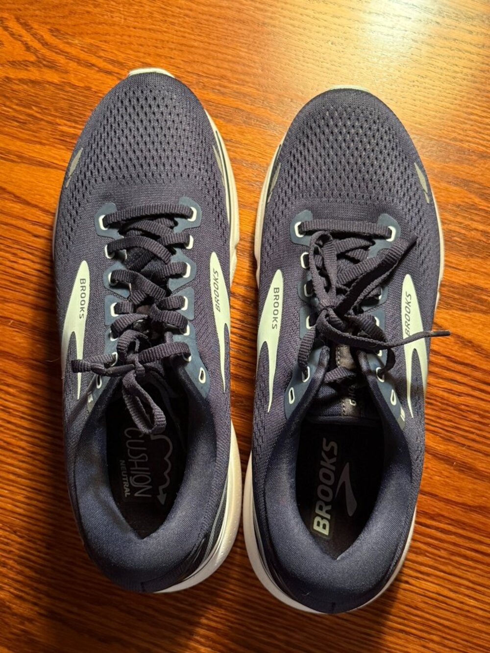Brooks Ghost 15 Women’s 10.5 Wide D Navy Running Shoes